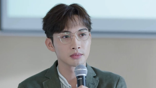 Some Plants are Decorative and Medicinal, Like the Common Poppy