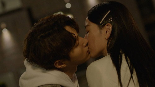 Yeon-seo Practices to Walk on Her Own